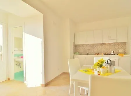 Couette-café Lemon Flats 4*