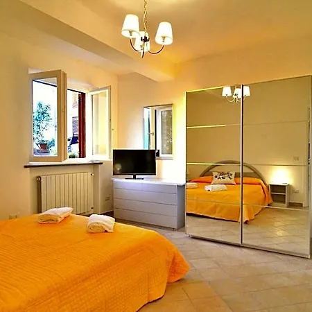 Bed & Breakfast Lemon Flats